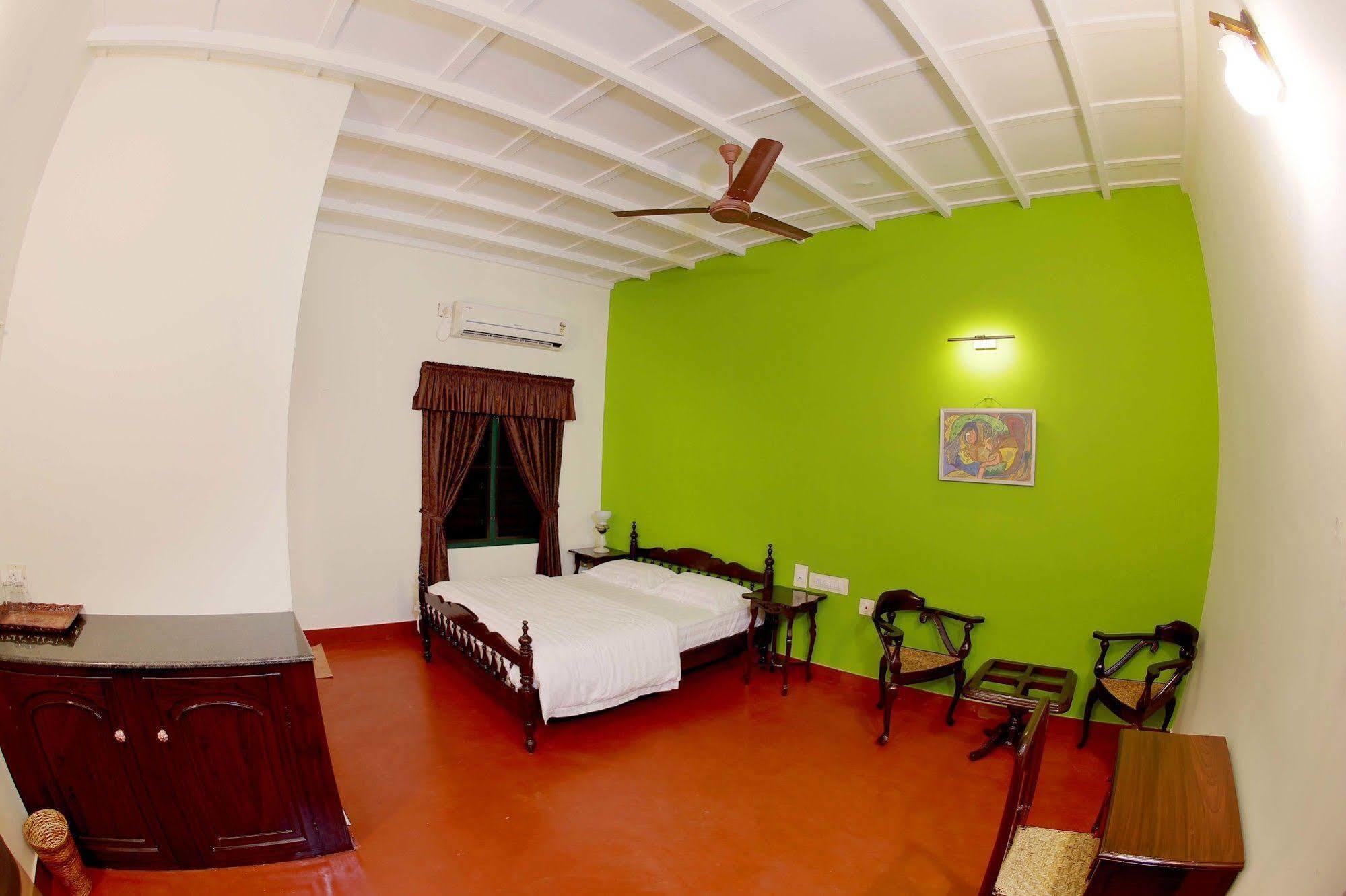 Elphinstone Residency Panzió Kochi Kültér fotó