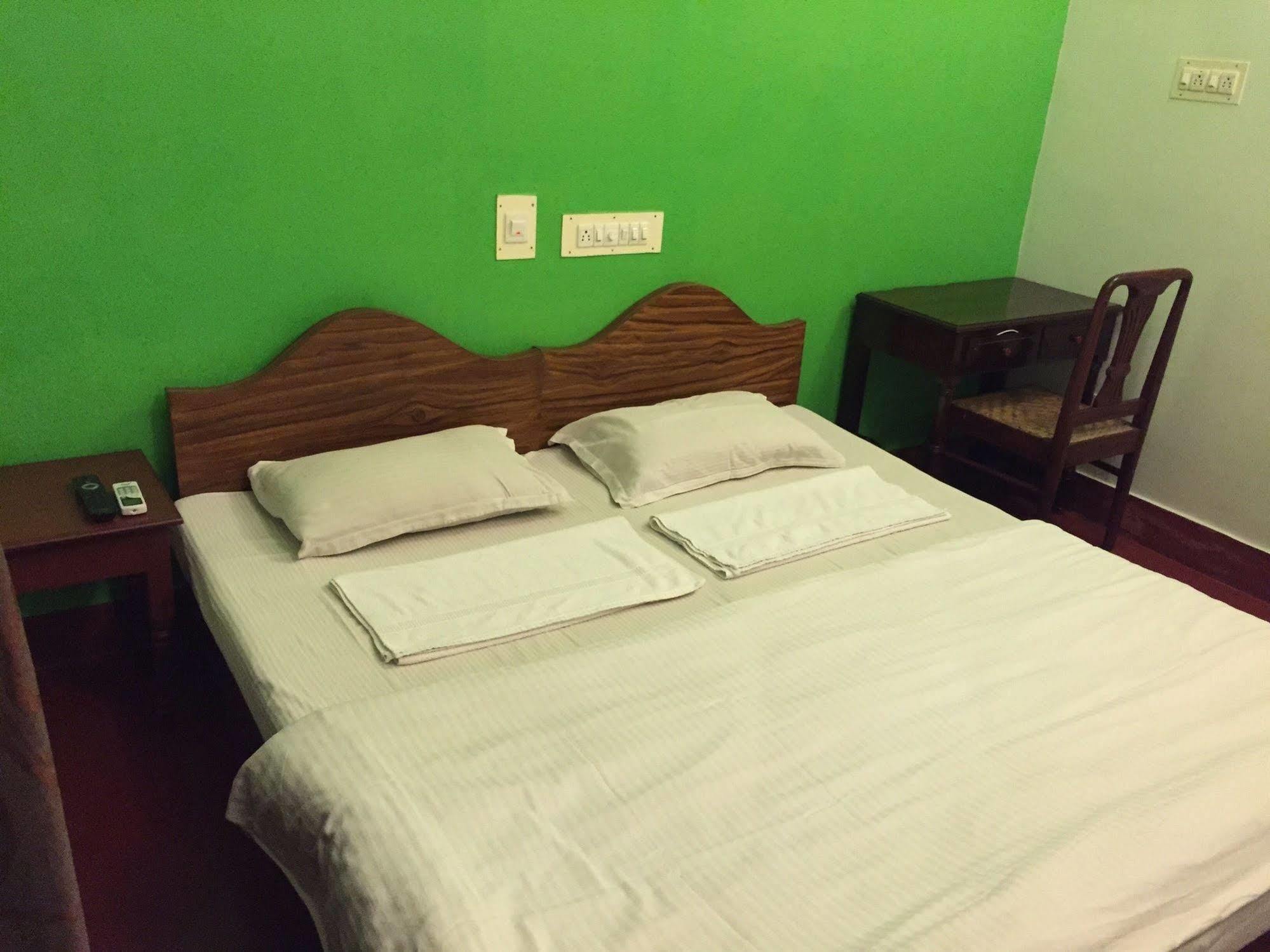Elphinstone Residency Panzió Kochi Kültér fotó