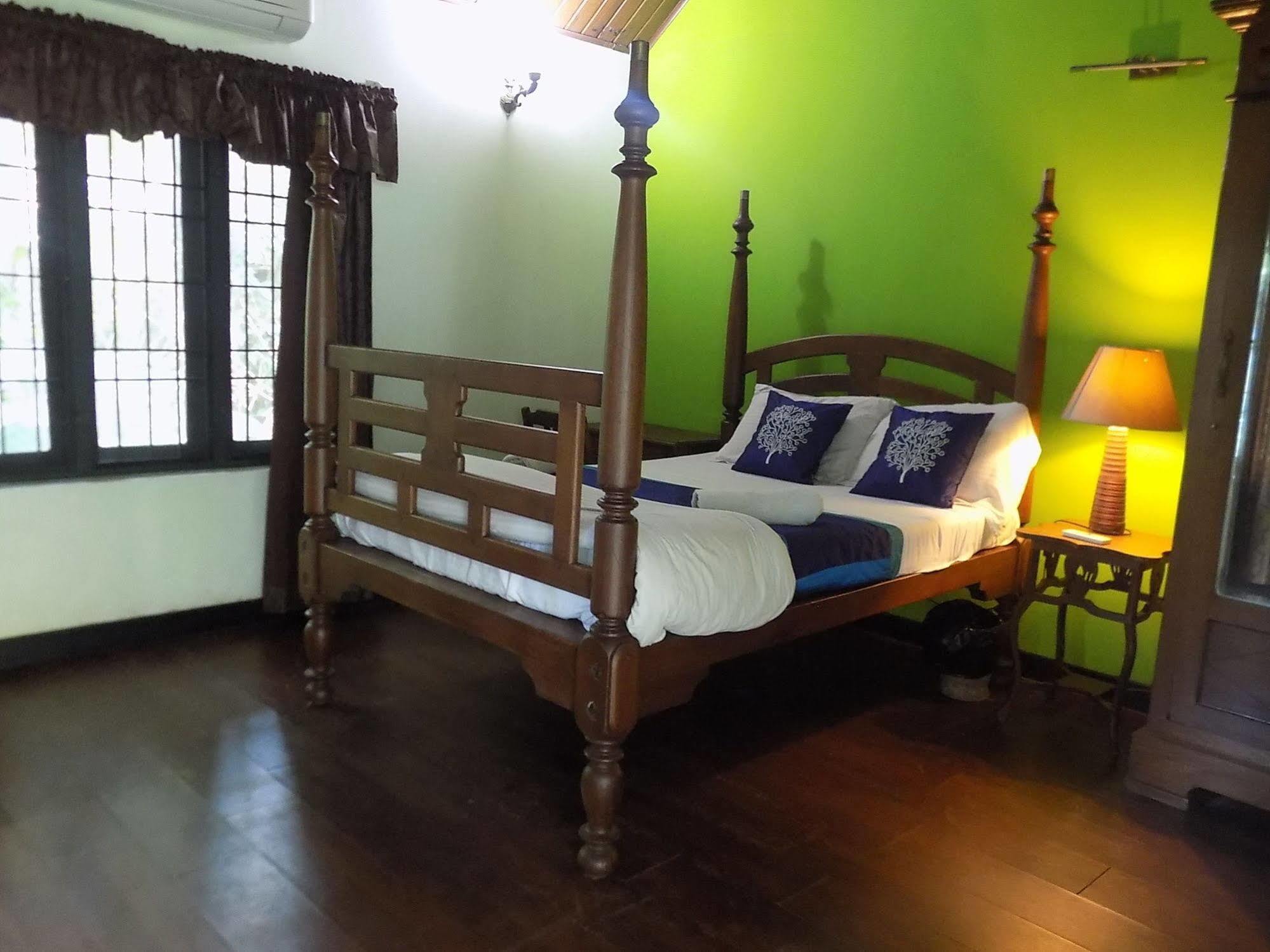 Elphinstone Residency Panzió Kochi Kültér fotó