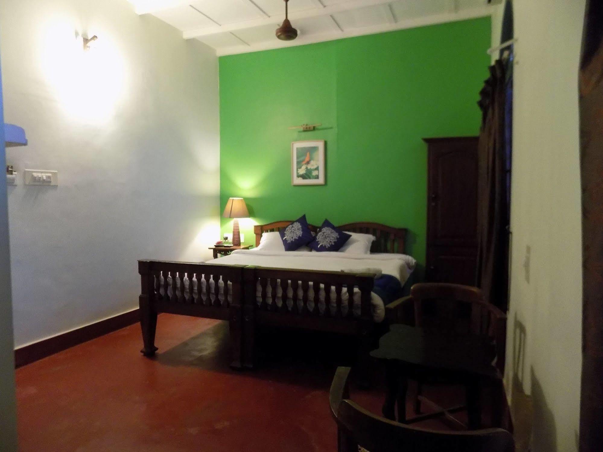 Elphinstone Residency Panzió Kochi Kültér fotó